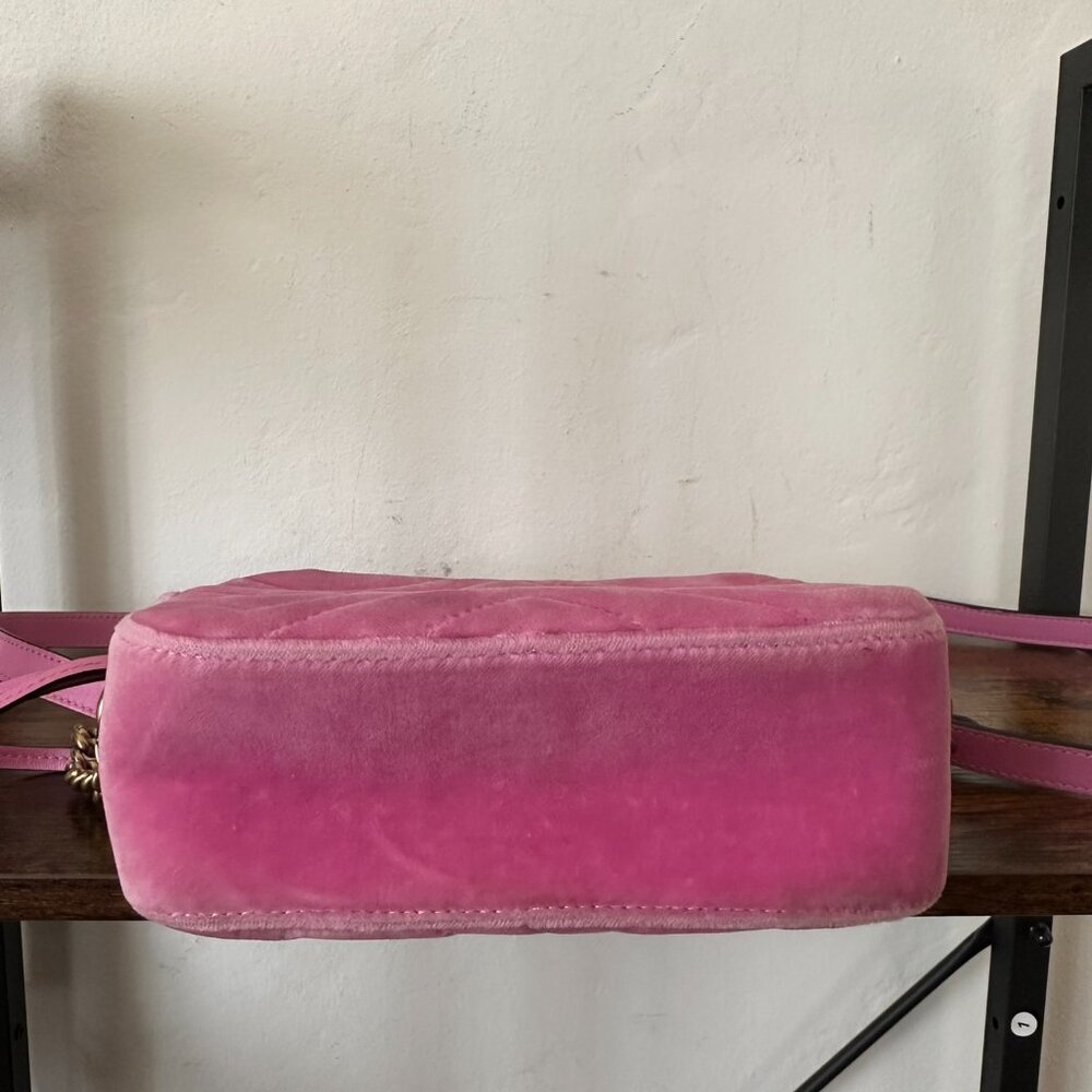 Authentic Gucci Marmont Pink Velvet Crossbody Bag - Picture 3 of 7